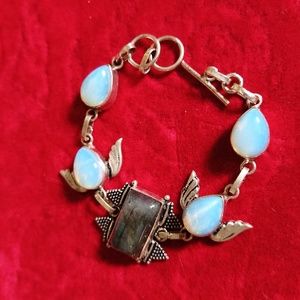 📿👠HANDMADE LABORADORITE AND MILKY TOPAZ braceler